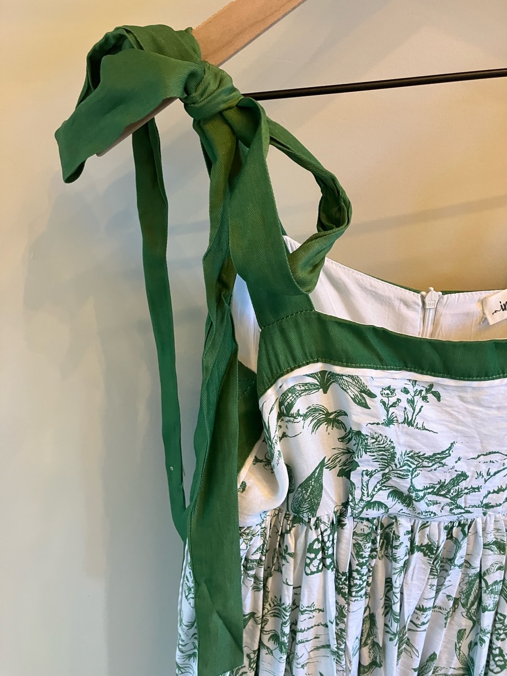 bohme Green & White Tropical Tie-Shoulder Maxi Dress! Fully lined. - Picture 8 of 12